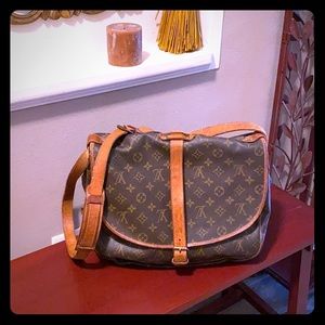 Louis Vuitton Saumur 35 Bag!